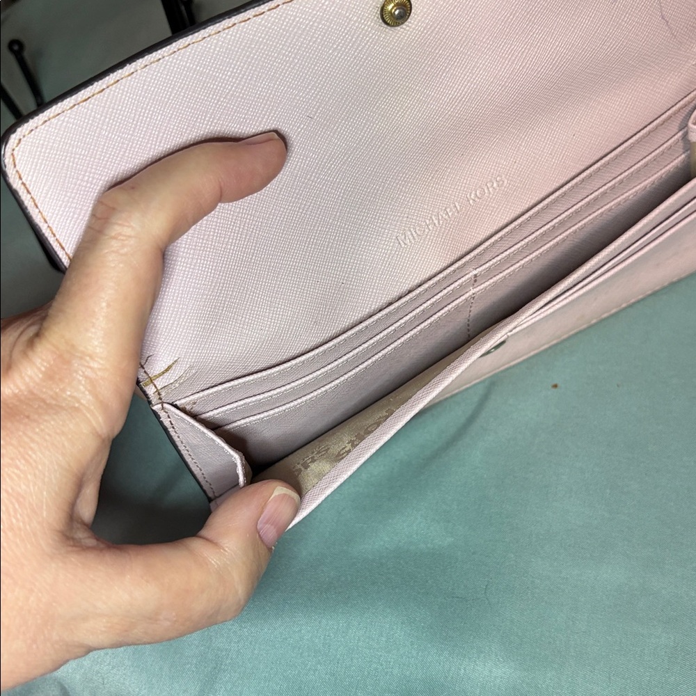 Michael Kors Fulton Flap Continental Wallet Two Tone Pink White Pebbled Leather - Picture 8 of 9